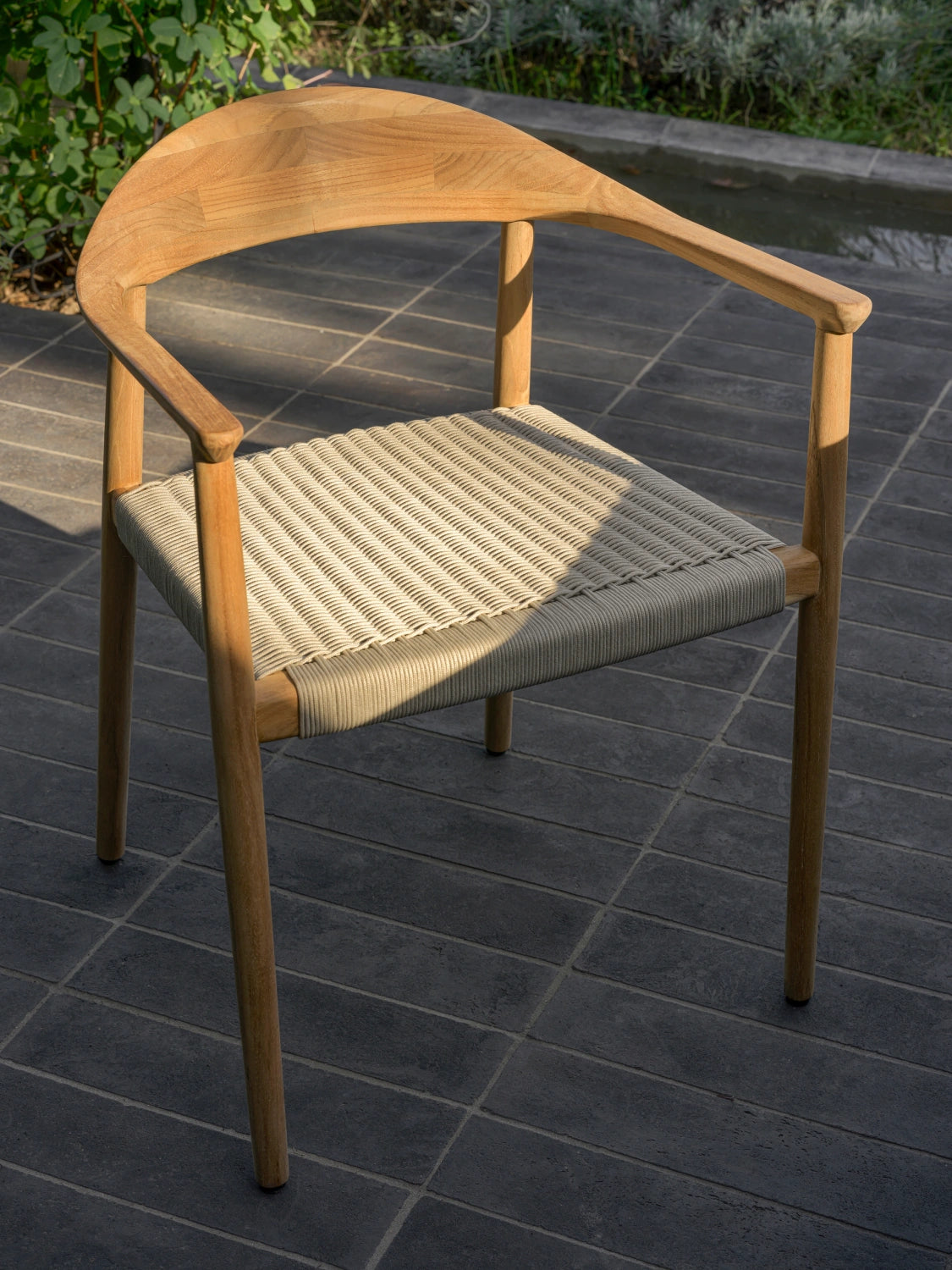 Fika dining armchair