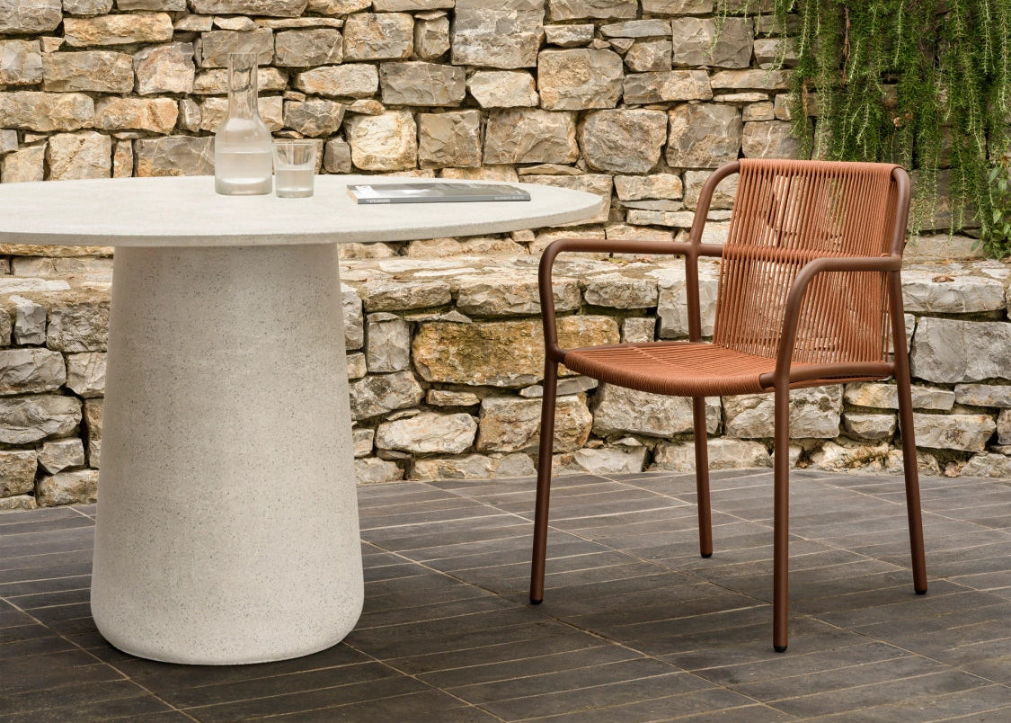 Mistral dining table round - 2 sizes