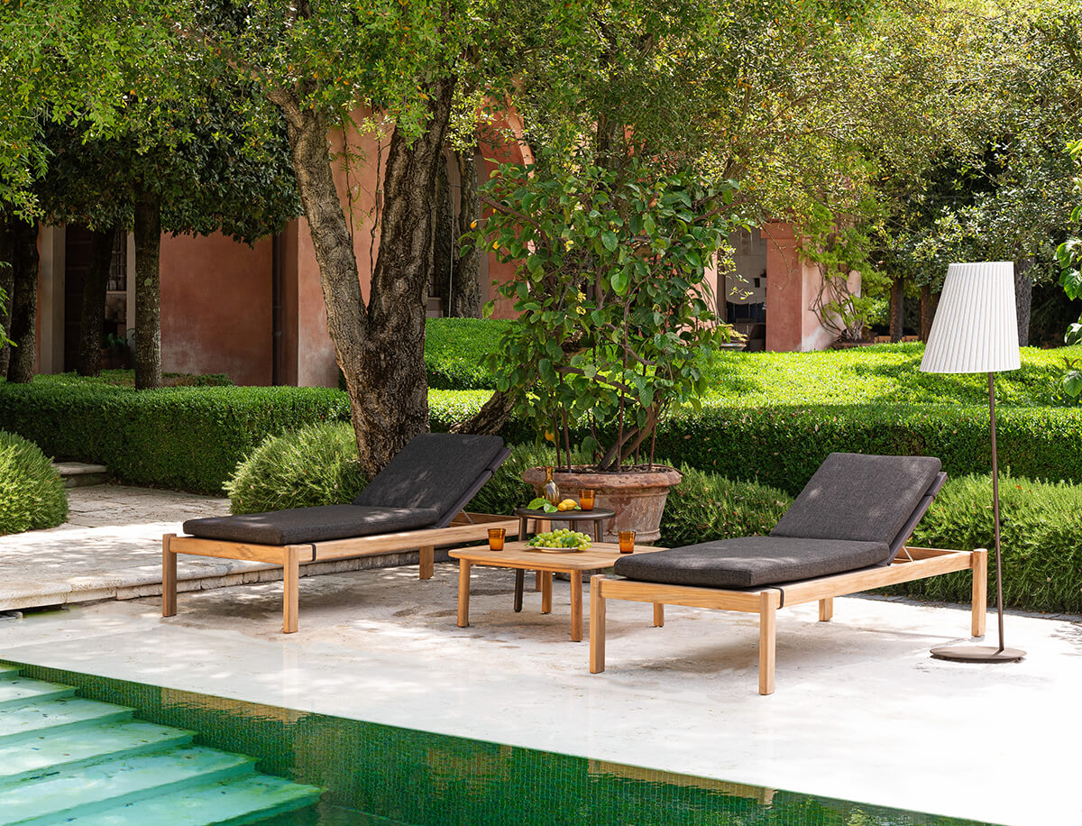 Shine Sunbed Teak met verborgen wieltjes