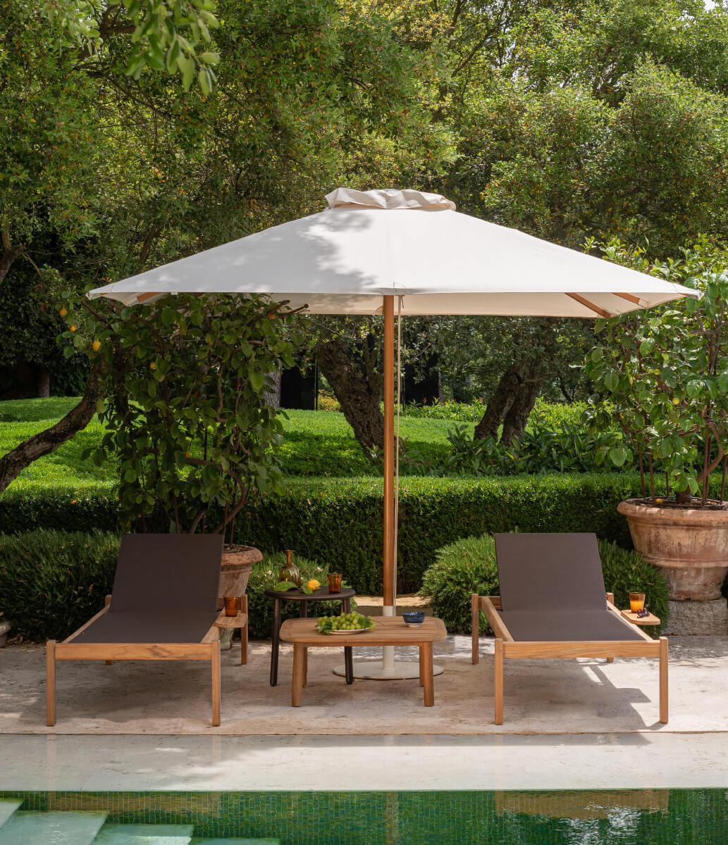 Shine Sunbed Teak met verborgen wieltjes