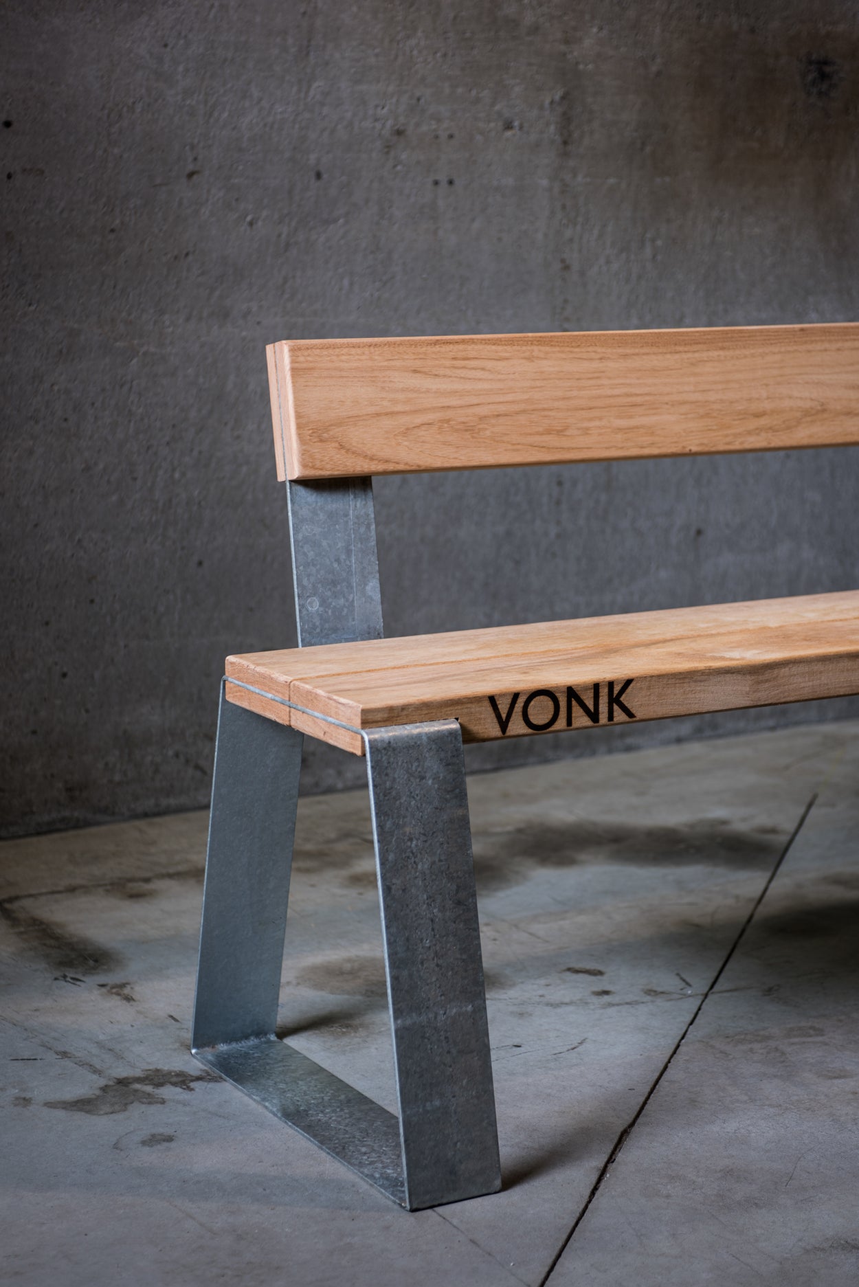 Pond bench vonk