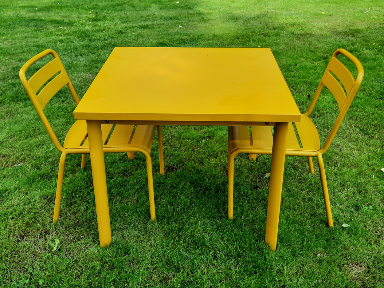 Set Star tafel 90x90 en Star Chair x4