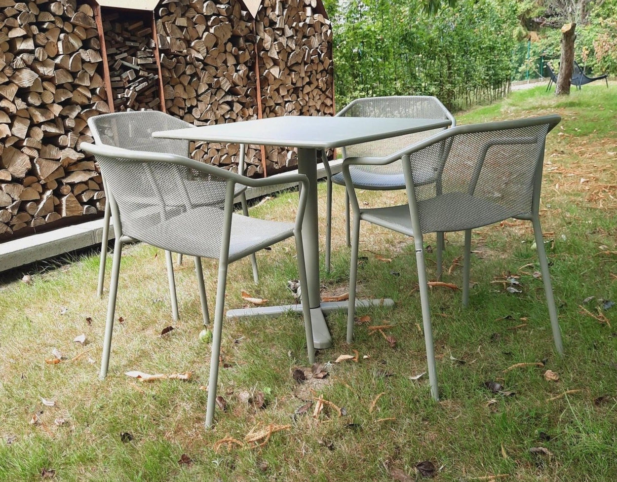 Set Darwin tafel 80x80 en Darwin armchair x4
