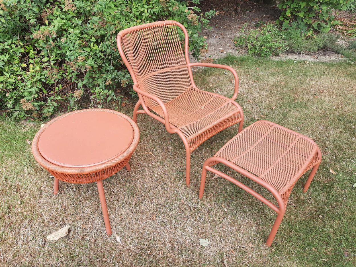 Set Loop lounge Chair, Loop footrest & Loop side table terracotta