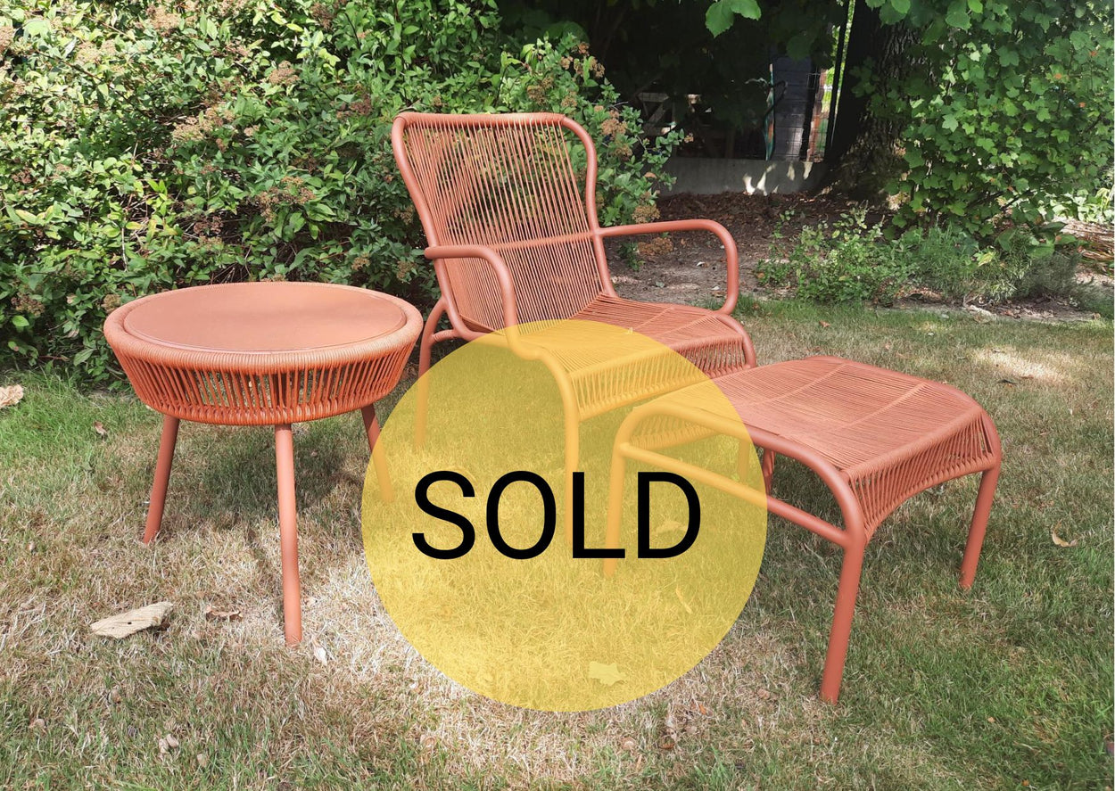 Set Loop lounge Chair, Loop footrest & Loop side table terracotta