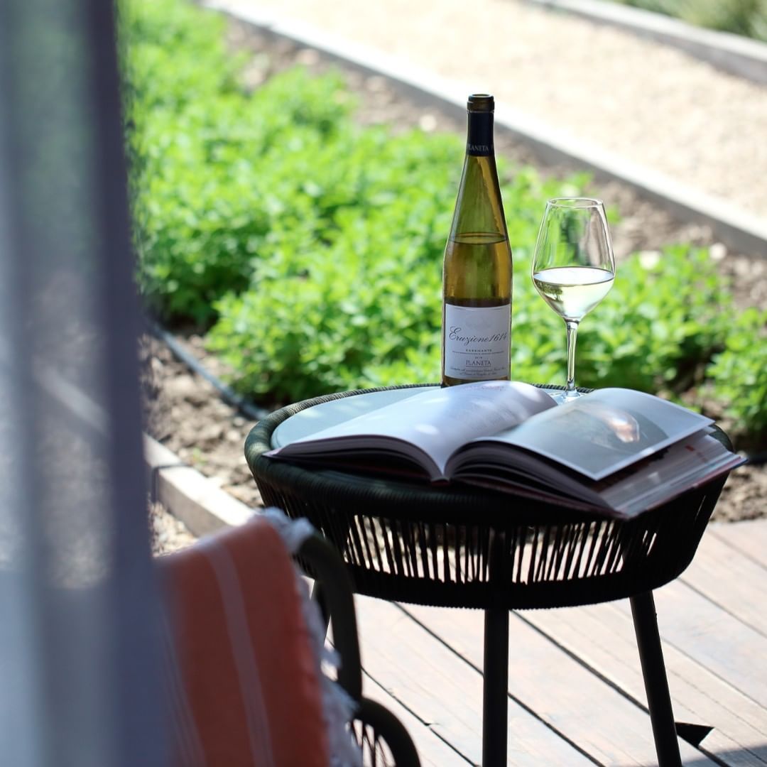 Set Loop lounge Chair, Loop footrest & Loop side table zwart