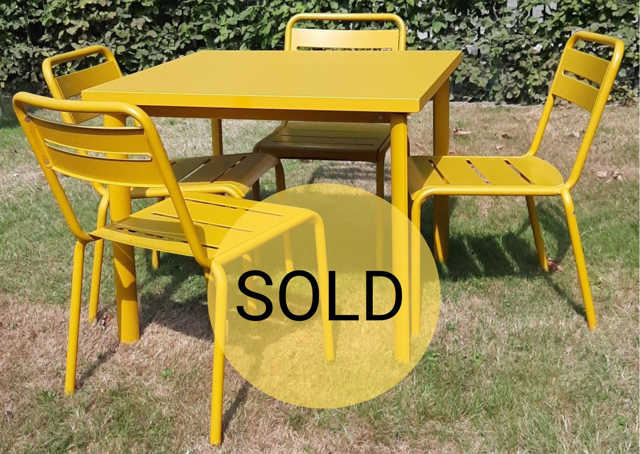 Set Star tafel 90x90 en Star Chair x4