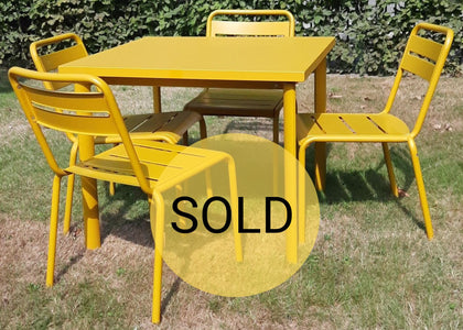 Set Star tafel 90x90 en Star Chair x4