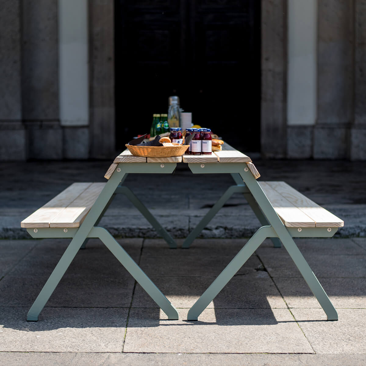 Tablebench - 2 colors