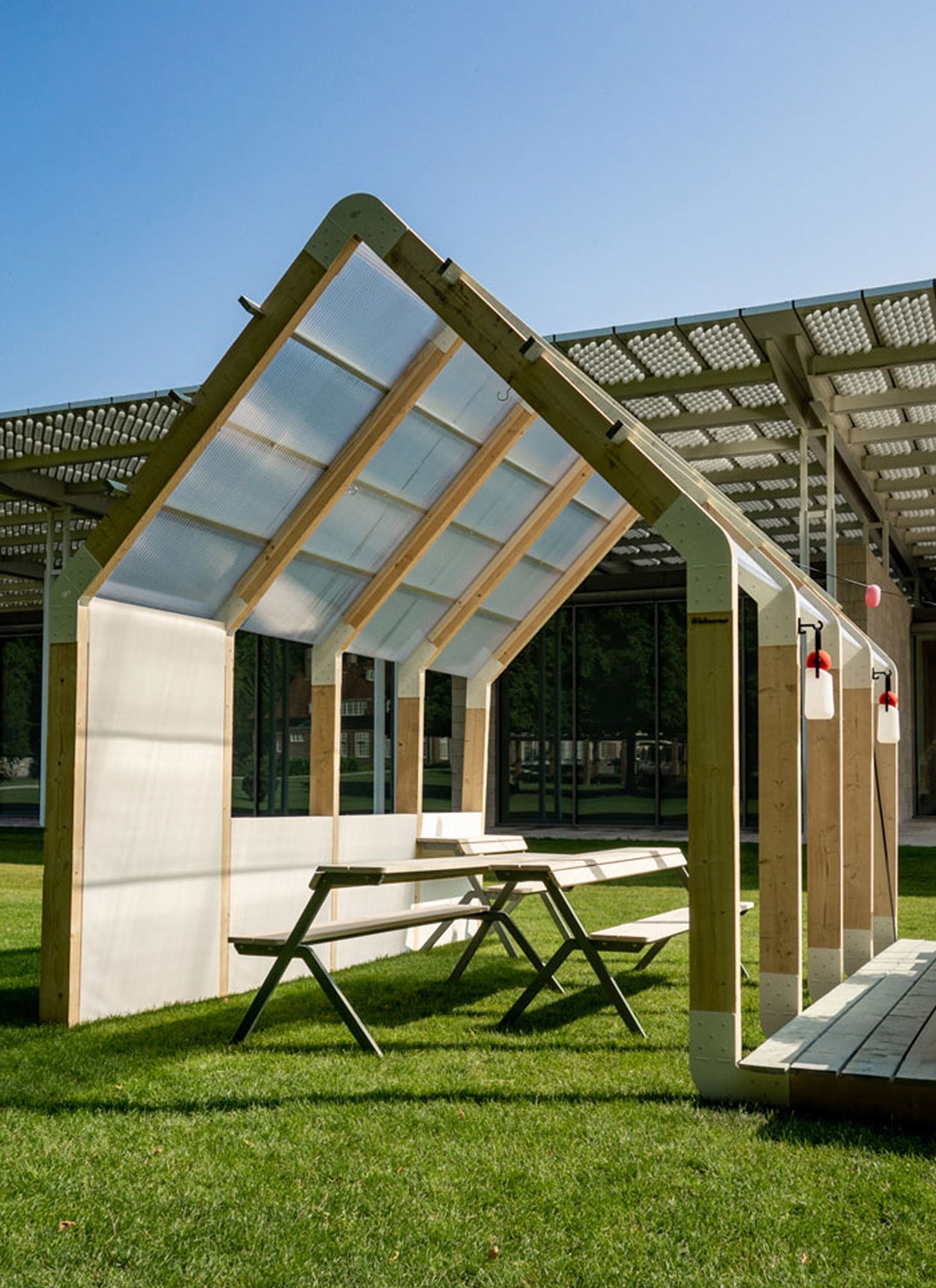 Framehouse - 2 sizes